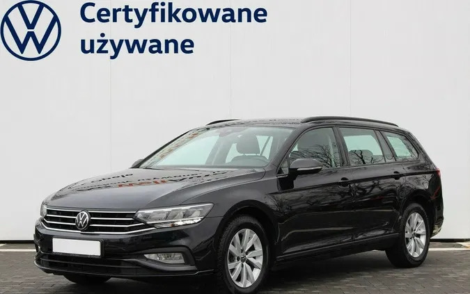 samochody osobowe Volkswagen Passat cena 89900 przebieg: 128011, rok produkcji 2020 z Opole